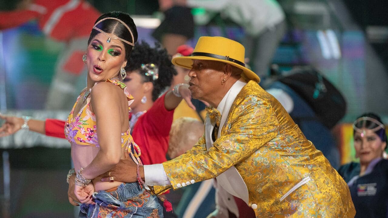 Bailarines de salsa caleña